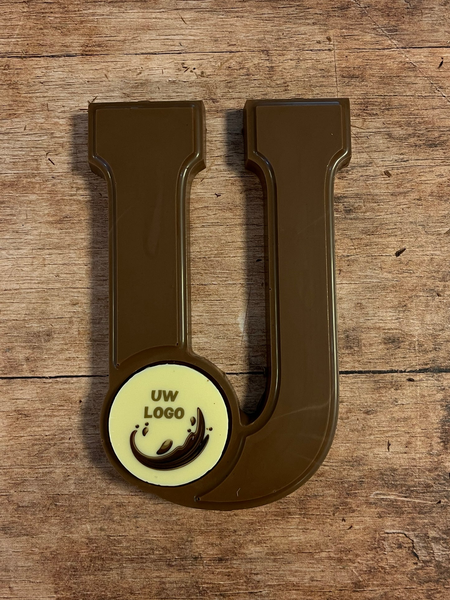 Chocoladeletter U met logo