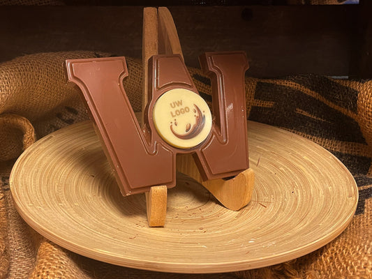 Chocoladeletter W met logo